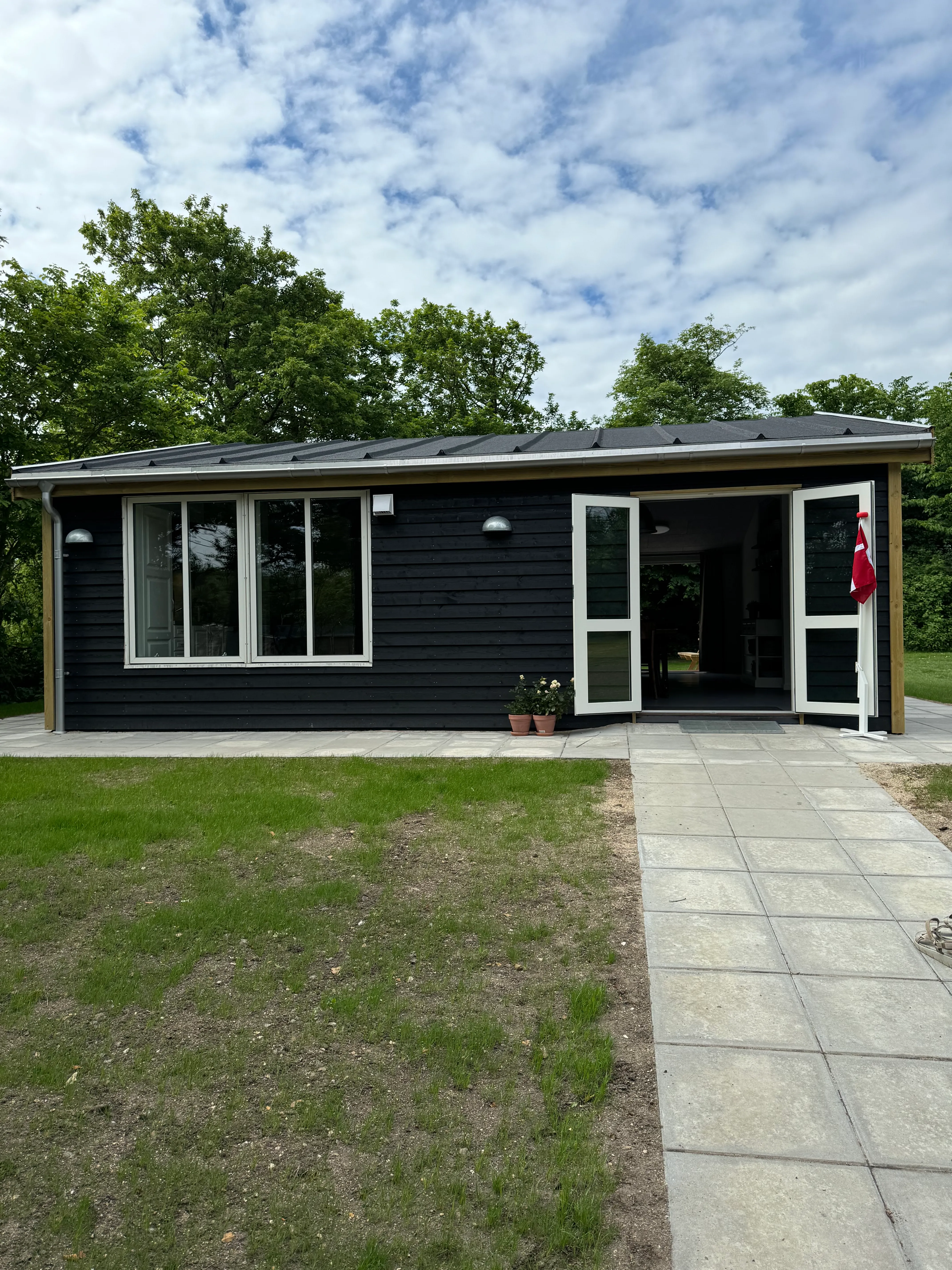 Skovhuset set indefra
